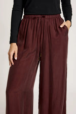 Calista Pant