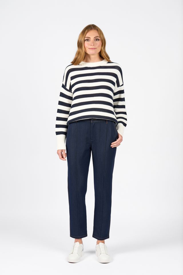 Relaxed Leg Ankle Grazer Jean