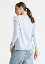 V accent top