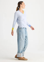 V accent top