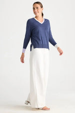 V accent top